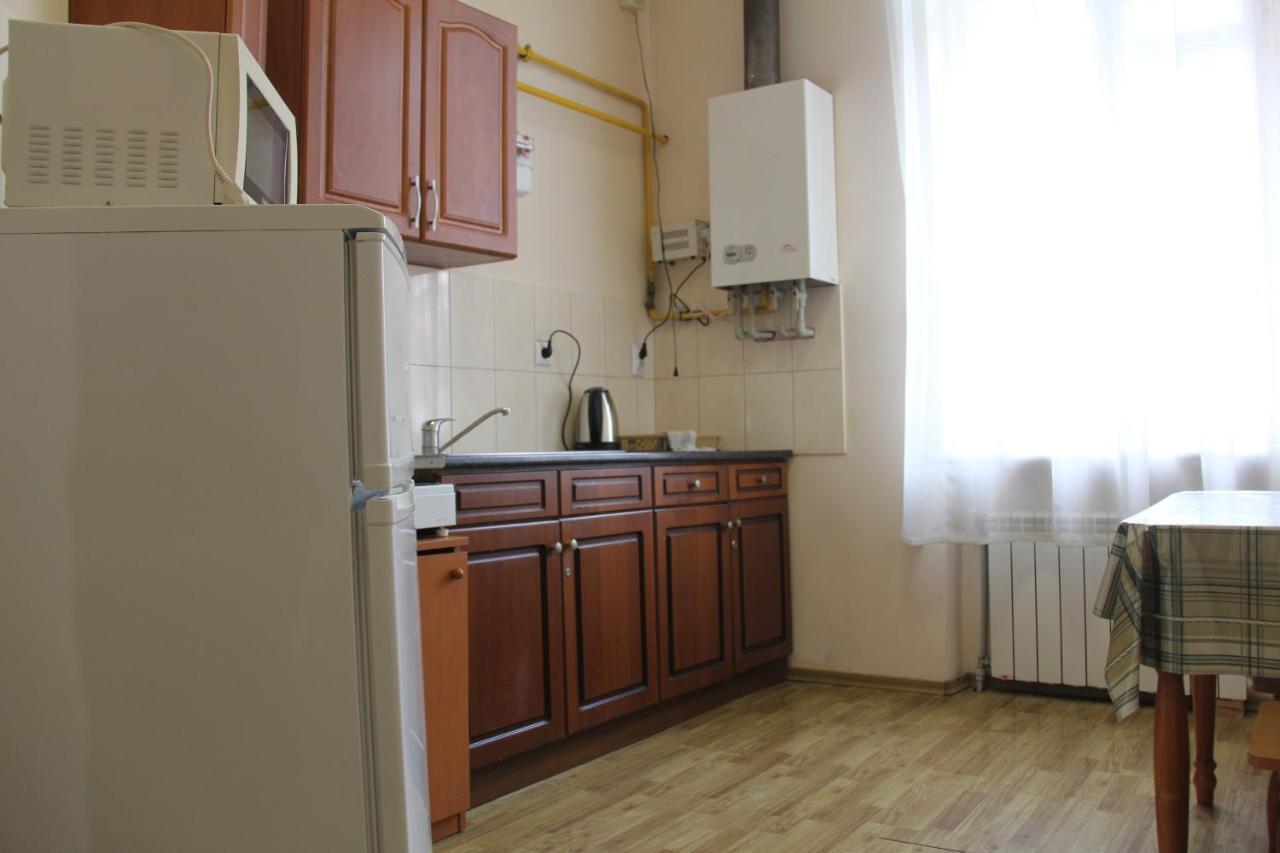Apartments Domovik ,Kirilla I Mefodiya, 5 Mukacheve Exterior photo