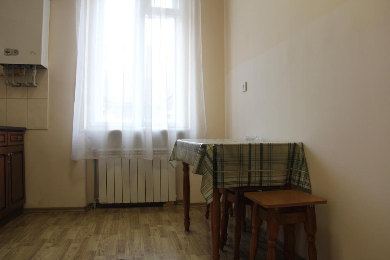 Apartments Domovik ,Kirilla I Mefodiya, 5 Mukacheve Exterior photo